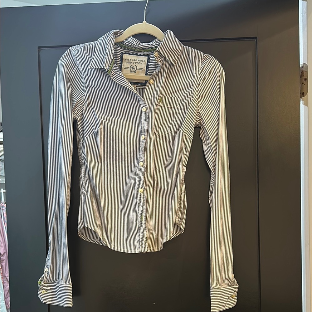 Abercrombie and Fitch cotton Navy and White Striped Shirt size small